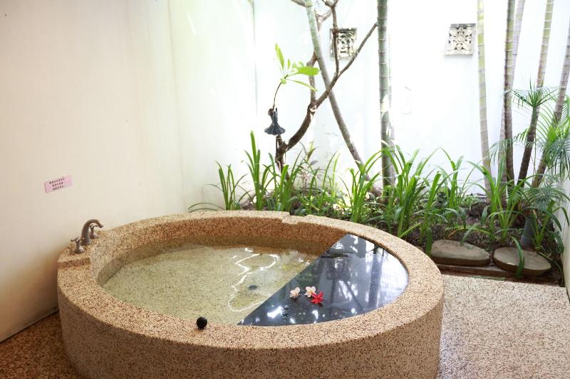 The Mudan Hot Springs Resort & Villa image