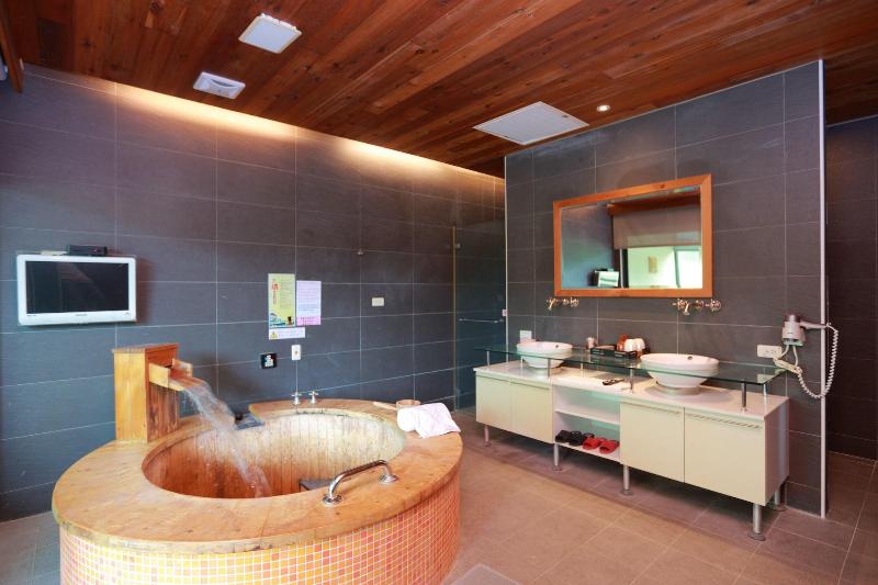The Mudan Hot Springs Resort & Villa image