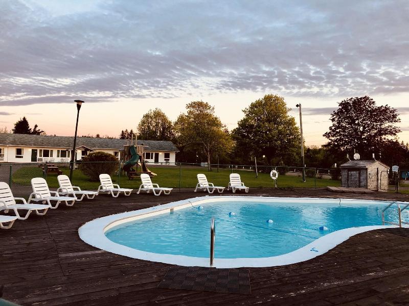 Anne Shirley Motel & Cottages