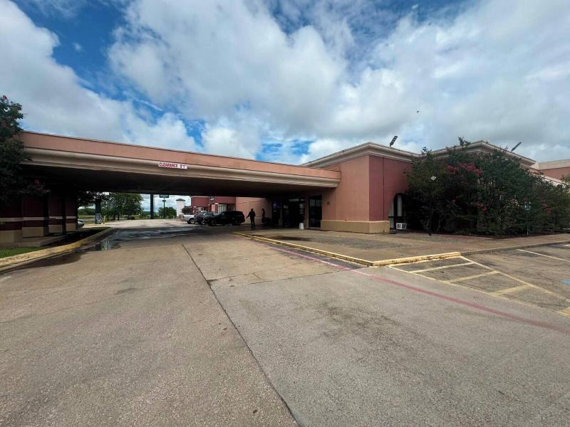 Express Inn & Suites