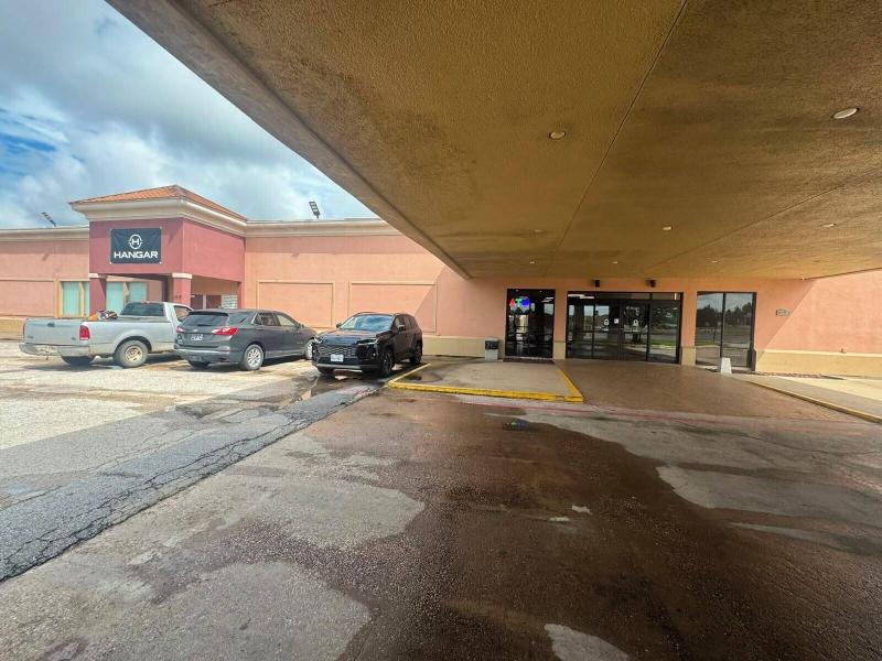Express Inn & Suites