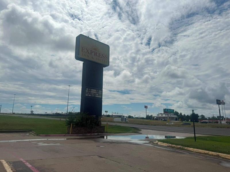 Express Inn & Suites