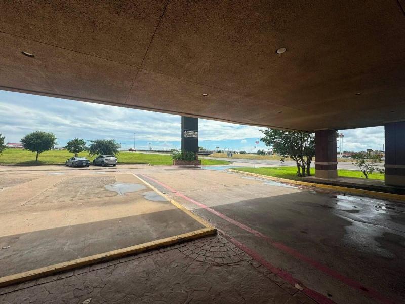 Express Inn & Suites