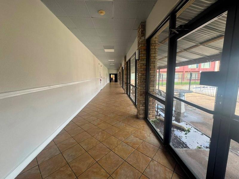 Express Inn & Suites
