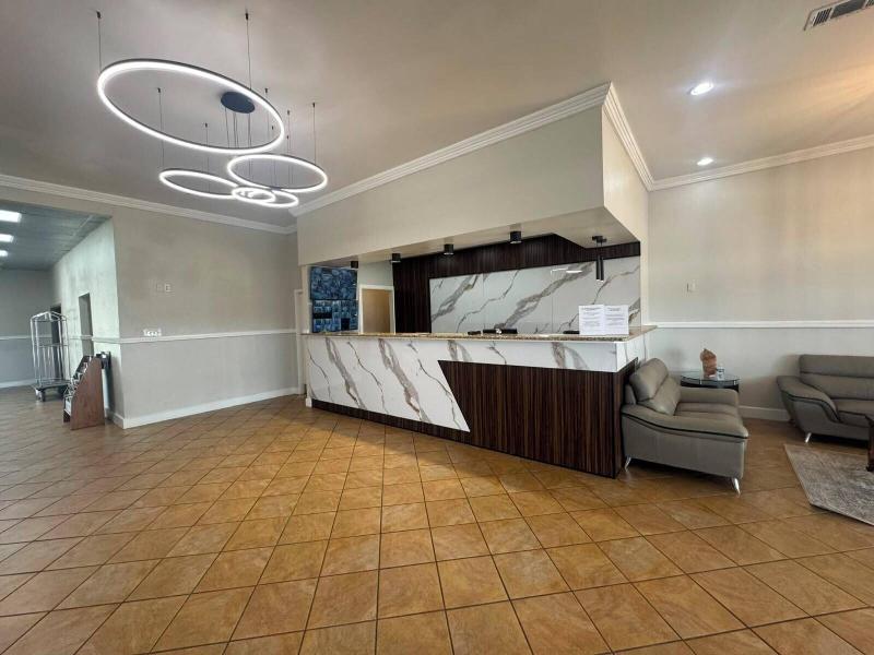 Express Inn & Suites