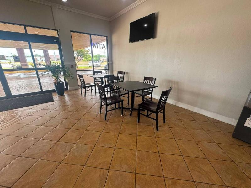 Express Inn & Suites