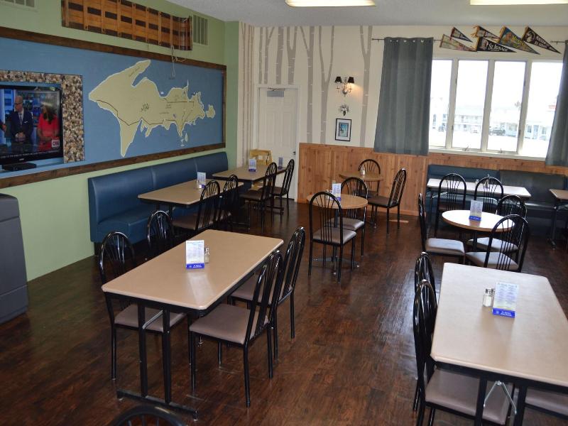 Cedar Hill Lodge