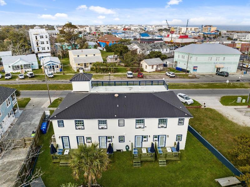 Carolina Beach Inn — exterior view