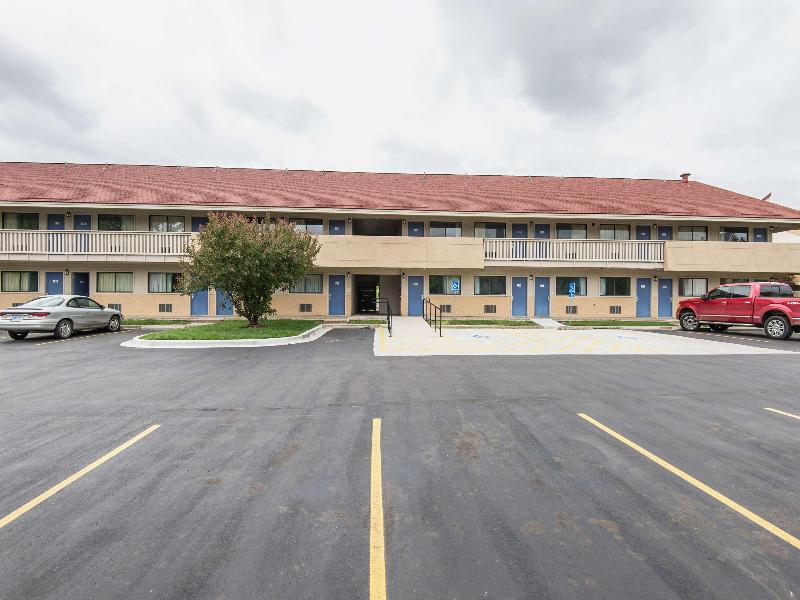 Motel 6 Overland Park, KS image