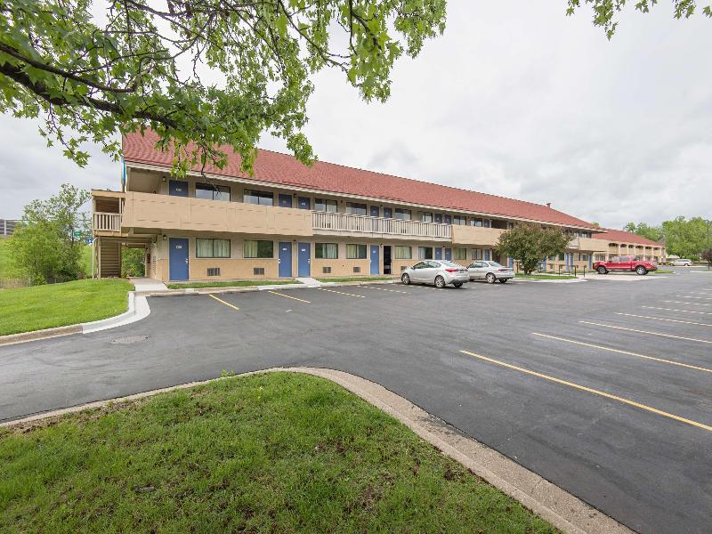 Motel 6 Overland Park, KS image