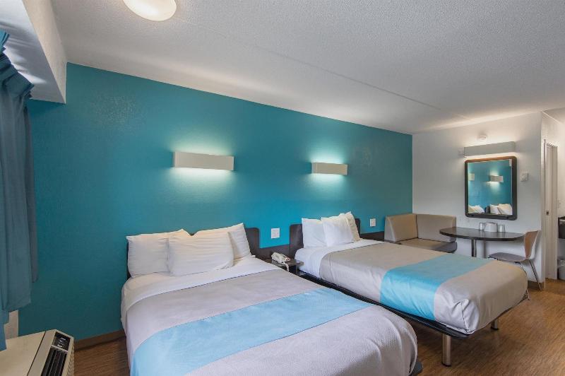Motel 6 Overland Park, KS image