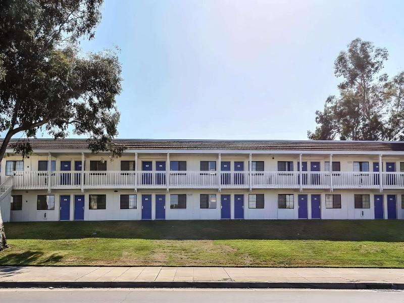 Super 8 by Wyndham Livermore image