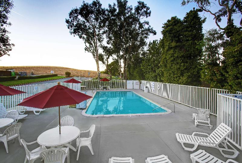 Super 8 by Wyndham Livermore image