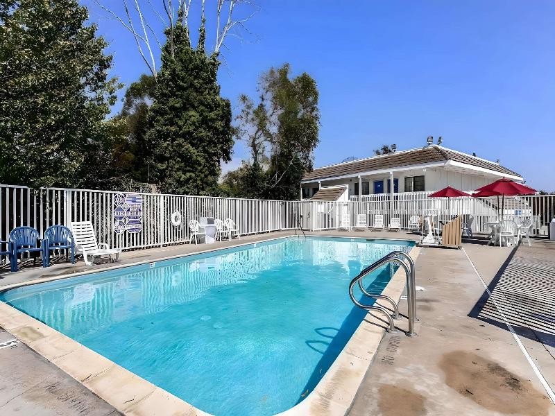 Super 8 by Wyndham Livermore image