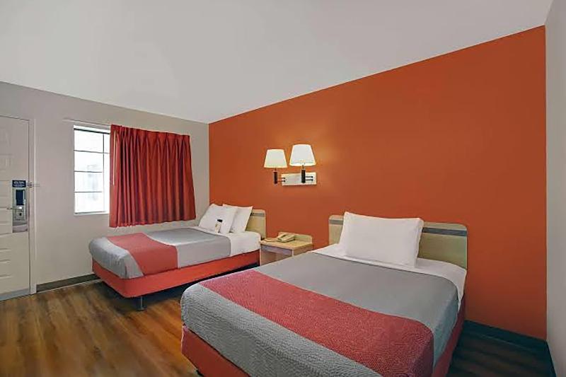 Super 8 by Wyndham Livermore image