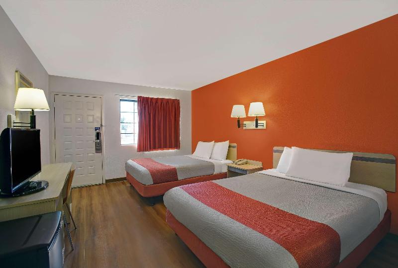 Super 8 by Wyndham Livermore image