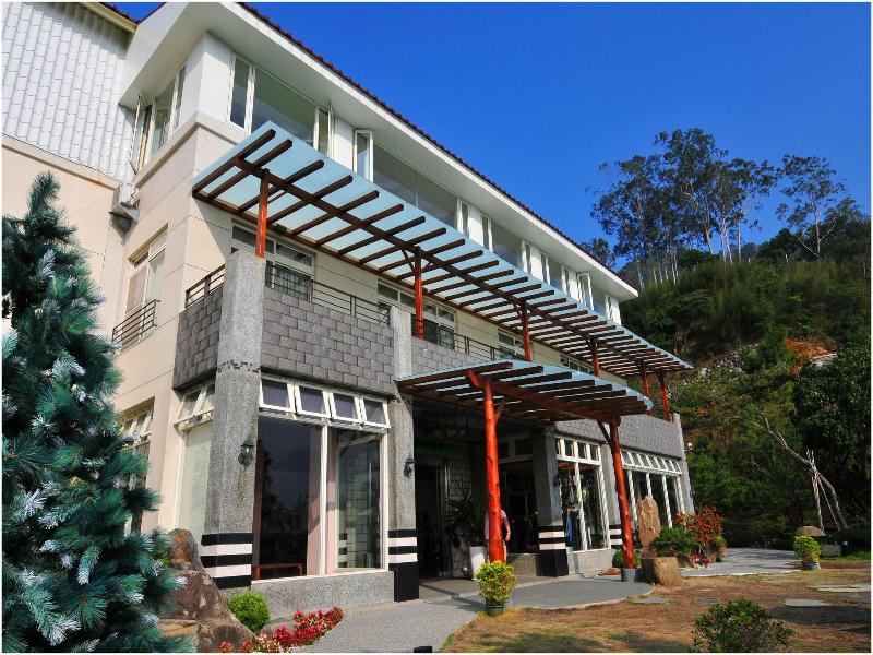 Zen And Pine Resort image