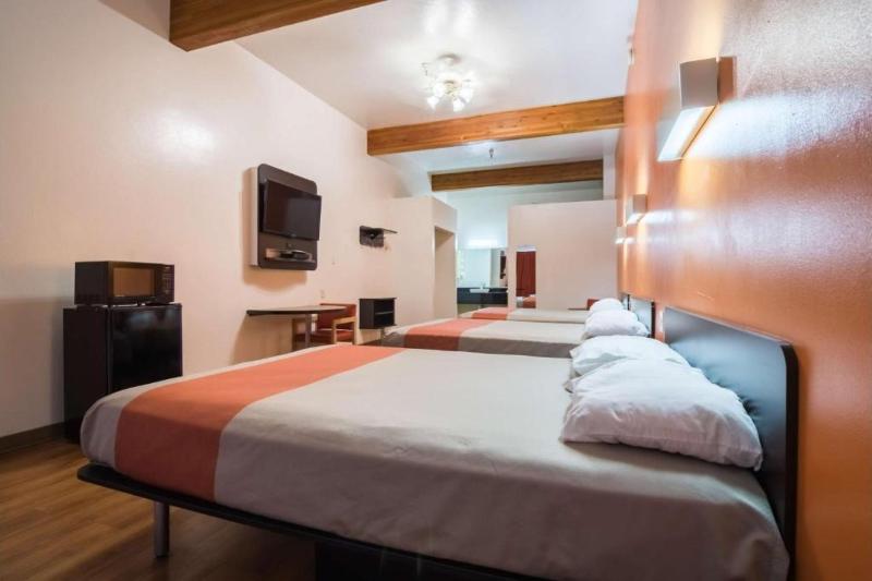 Motel 6 Globe, AZ image