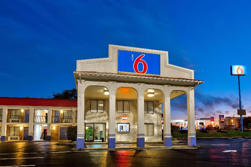 Motel 6 Cookeville, TN image