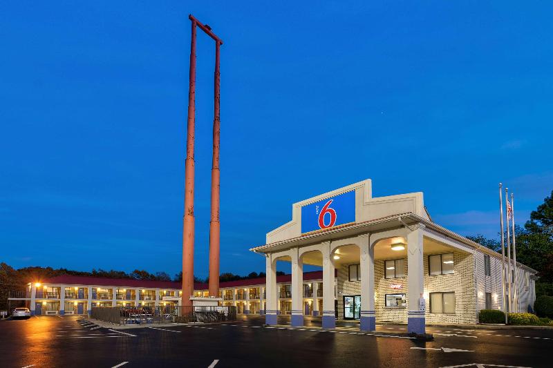 Motel 6 Cookeville, TN image