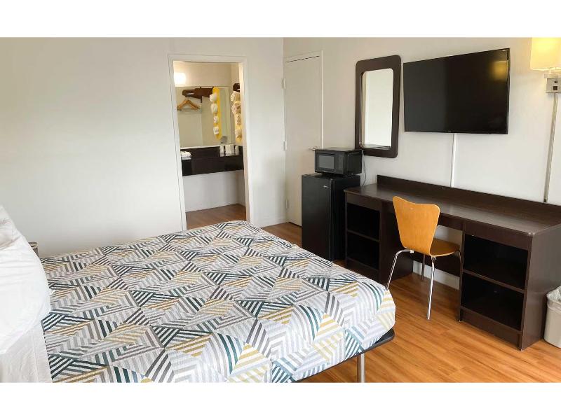 Motel 6 Troy, Oh image