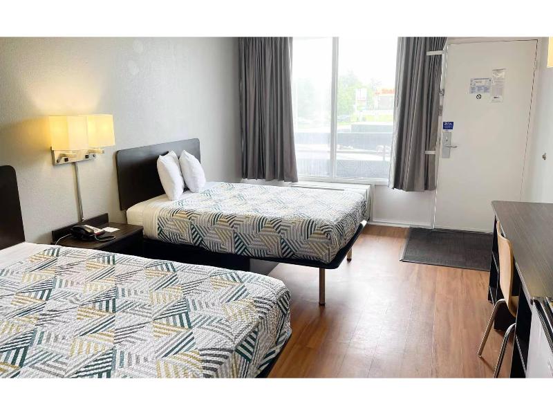 Motel 6 Troy, Oh image