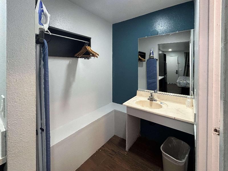 California Budget Motel image