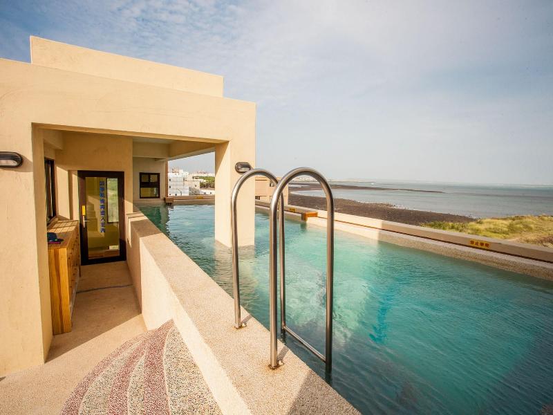 Oasis Hotel