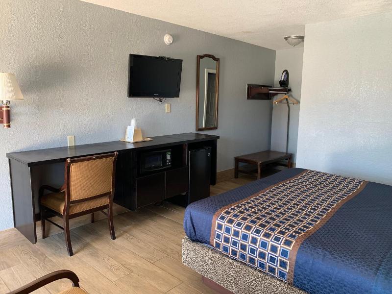 Texas Inn Airport Mcallen image
