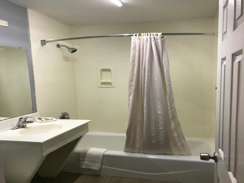 Texas Inn Airport Mcallen image
