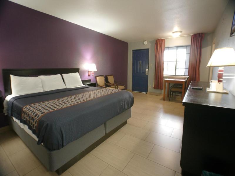 Texas Inn Airport Mcallen image