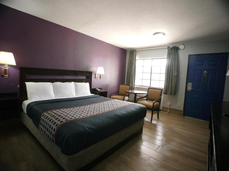 Texas Inn Airport Mcallen image