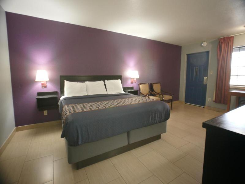 Texas Inn Airport Mcallen image