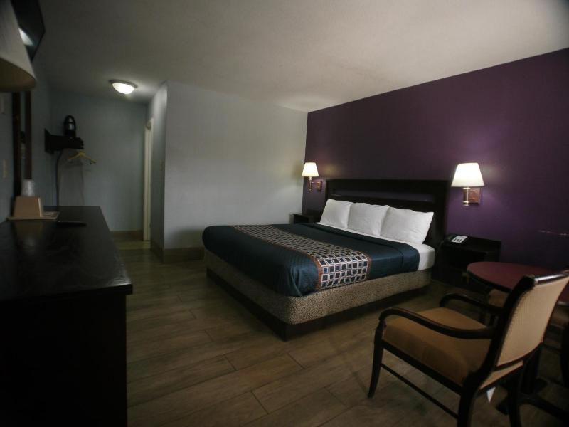 Texas Inn Airport Mcallen image