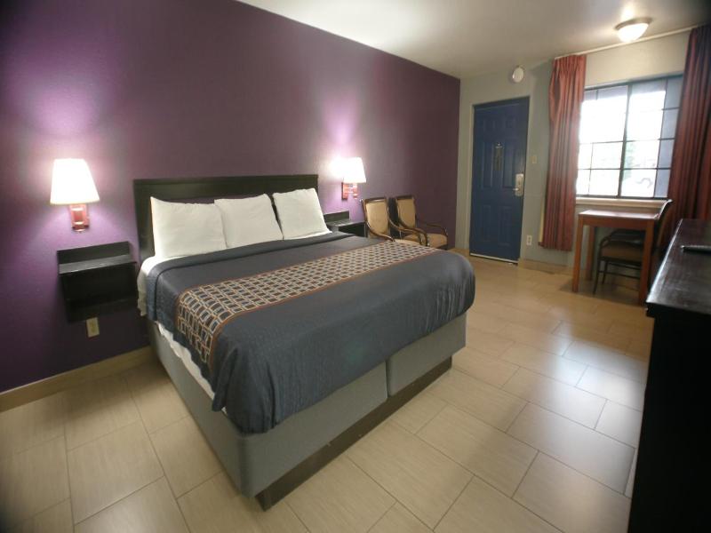 Texas Inn Airport Mcallen image