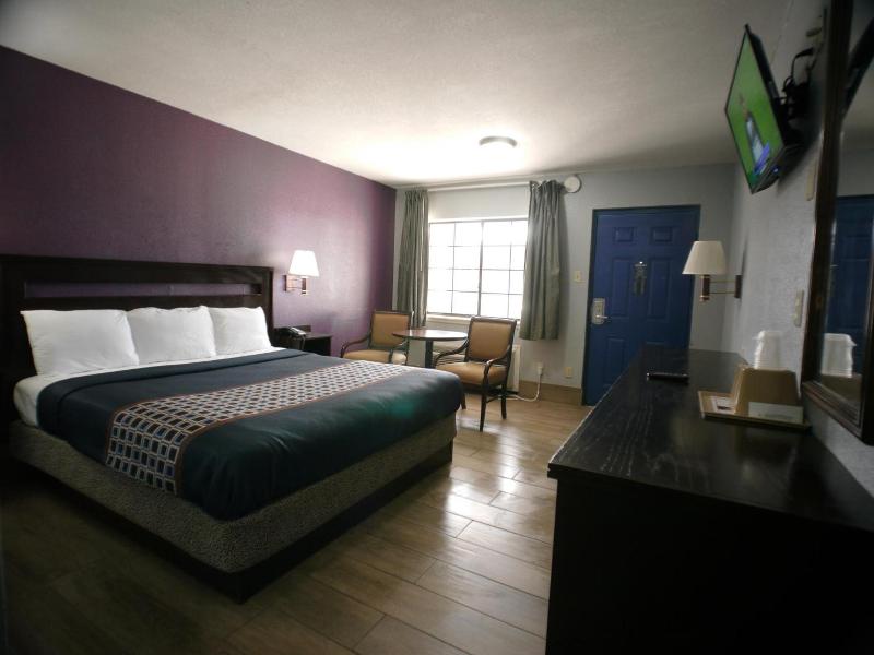Texas Inn Airport Mcallen image