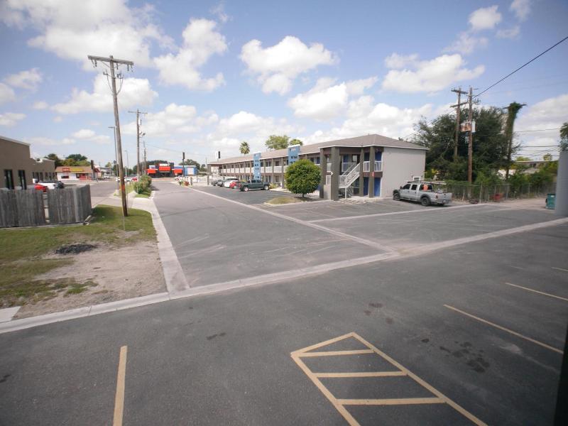 Texas Inn Airport Mcallen image
