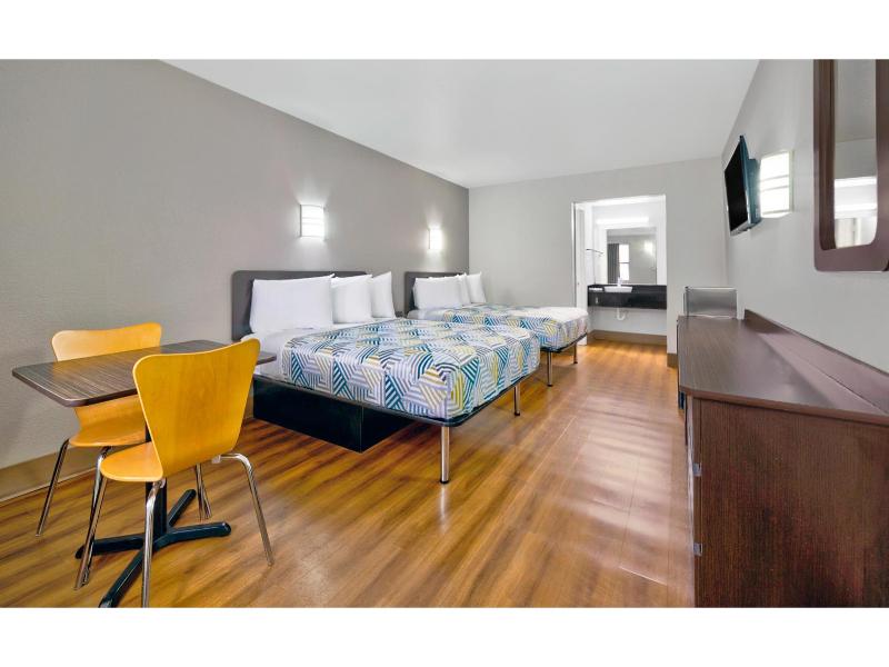 Motel 6 Plano, TX - Plano Northeast image