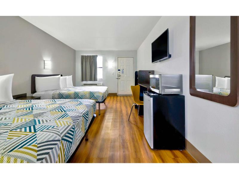 Motel 6 Plano, TX - Plano Northeast image