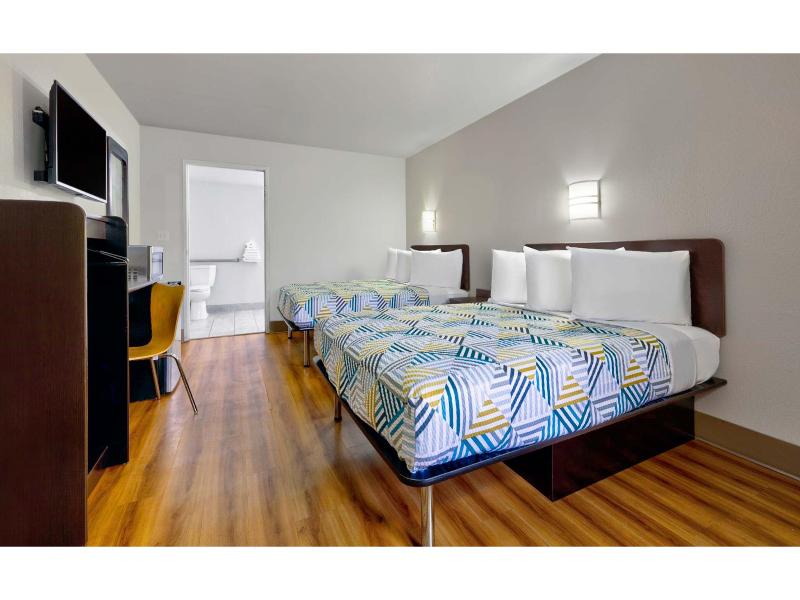 Motel 6 Plano, TX - Plano Northeast image