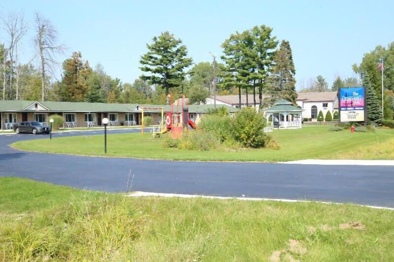 Crows Nest Inn Tawas image