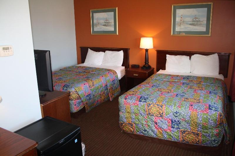 Crows Nest Inn Tawas image