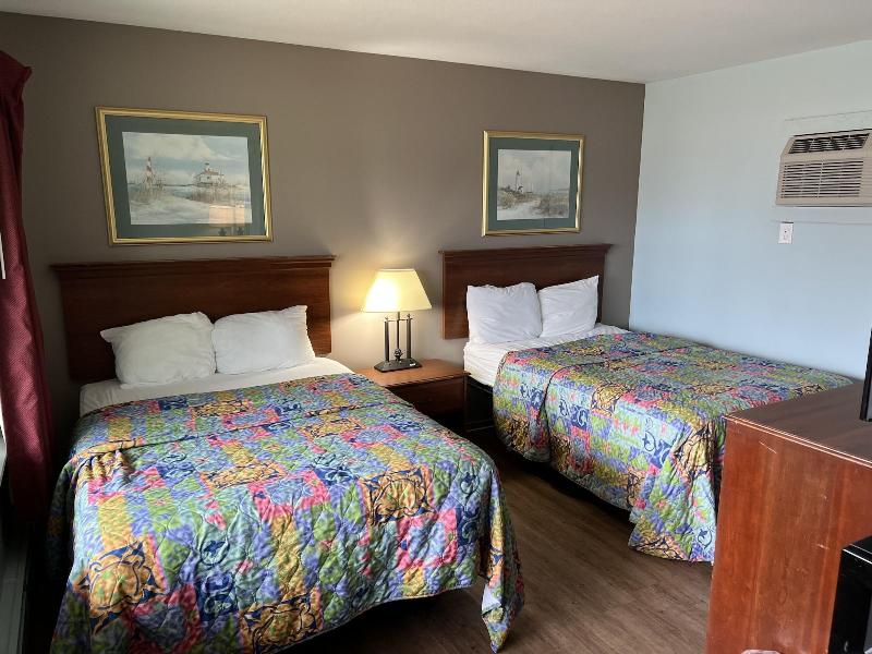 Crows Nest Inn Tawas image