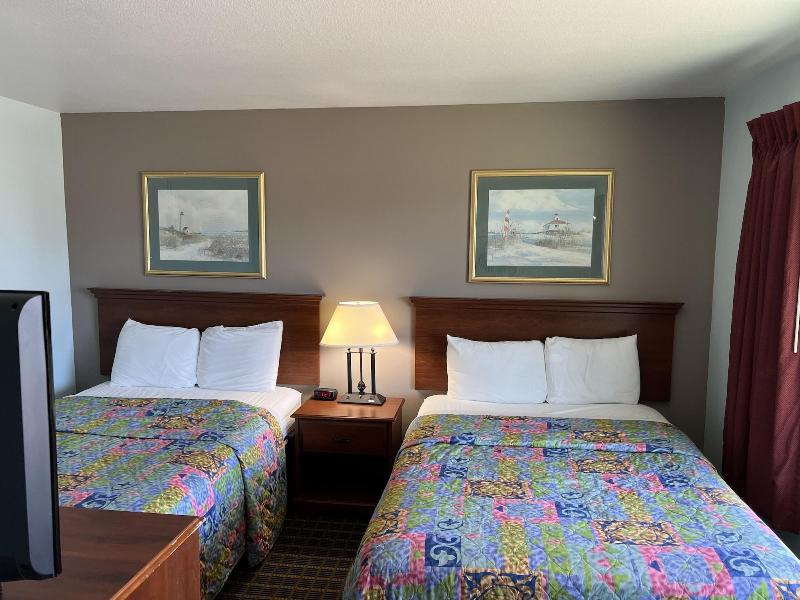 Crows Nest Inn Tawas image