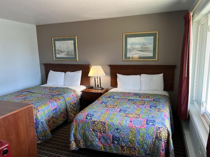 Crows Nest Inn Tawas image