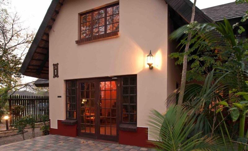 Woodpecker Inn — general view