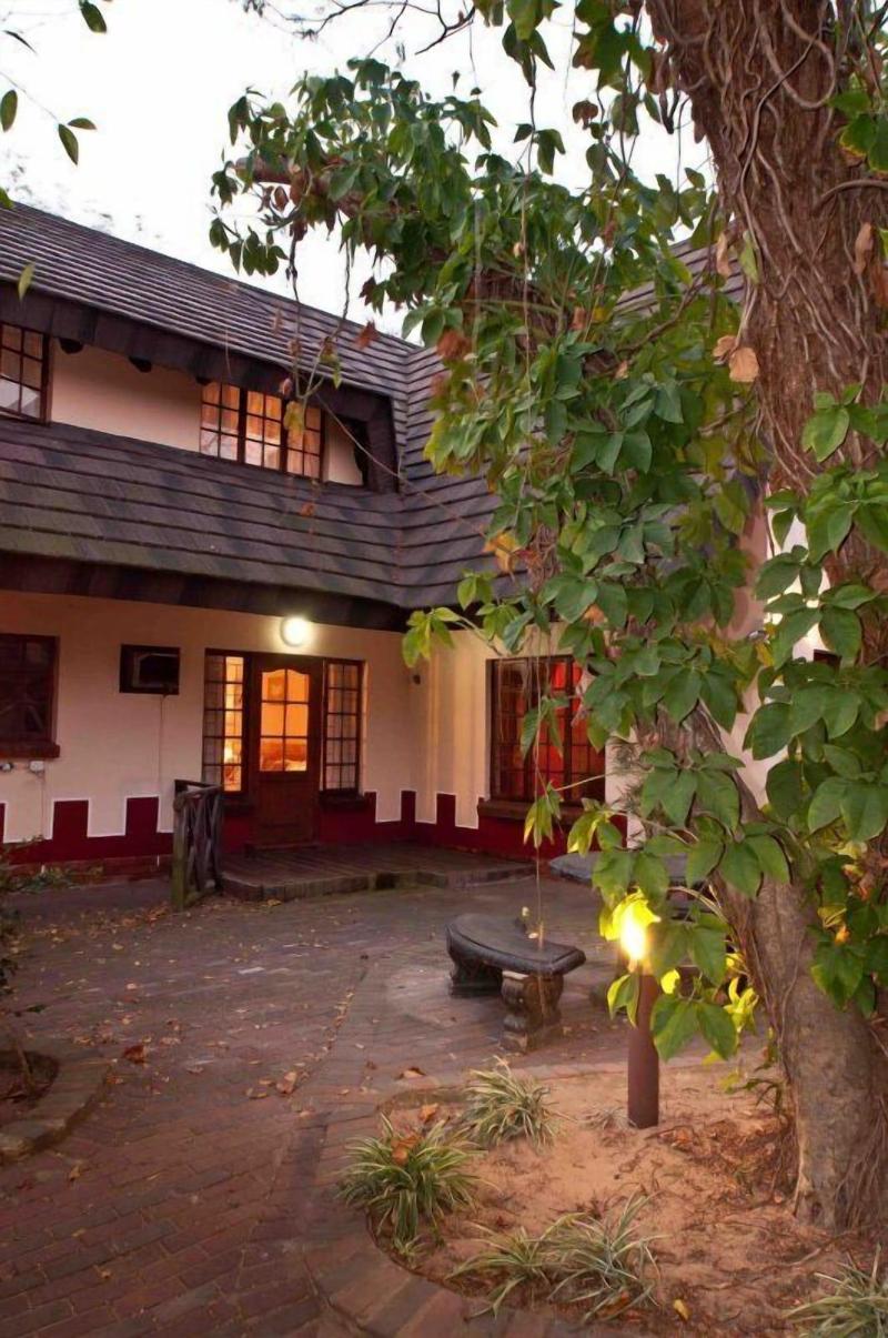 Woodpecker Inn — general view