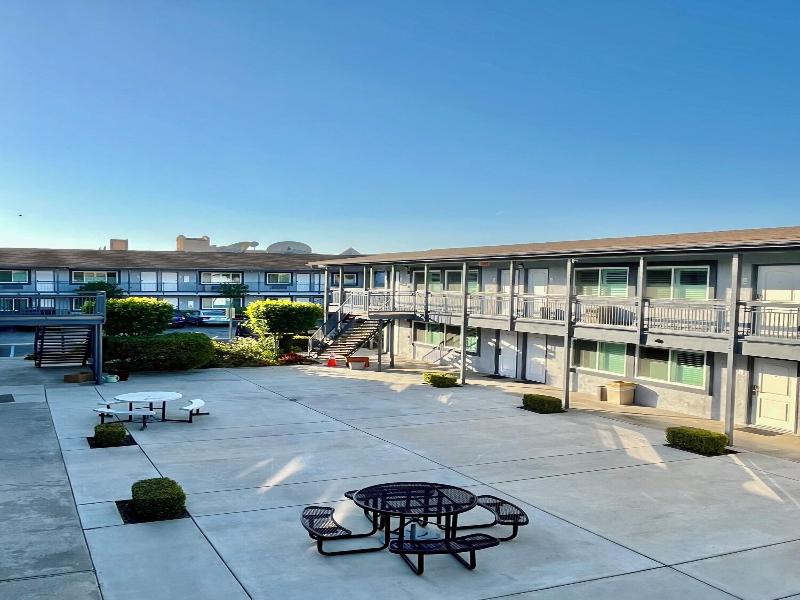 Luxury Inn image