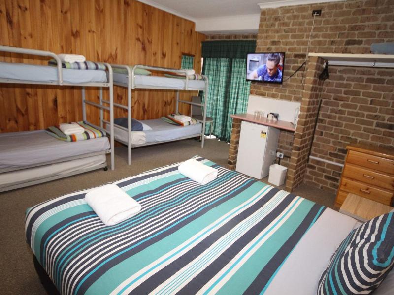 Acacia Snowy Motel image