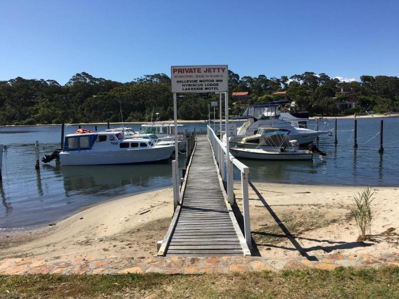 Lakeside Motel Waterfront image